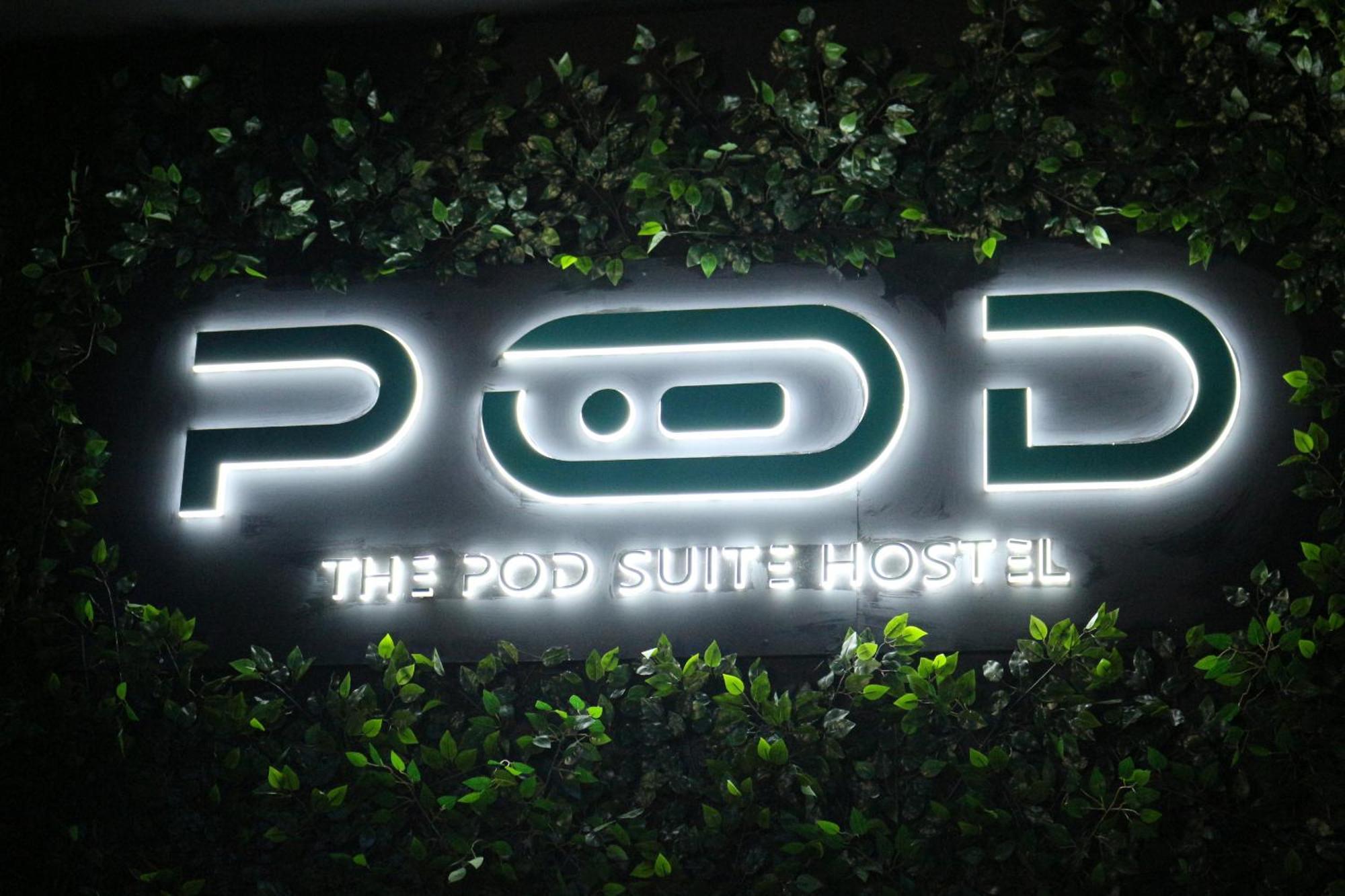 The Pod Suite Hostel Village Valencia Exteriör bild